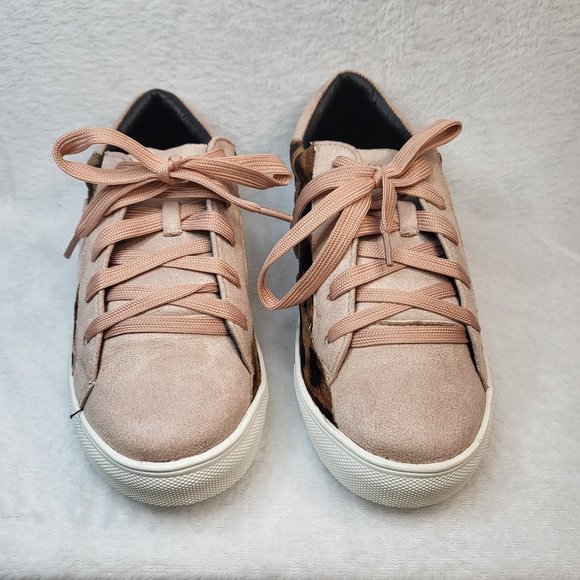 Abata Sneakers With Blush & Leopard Design Size 8 but fits more like a 7. - Picture 4 of 8